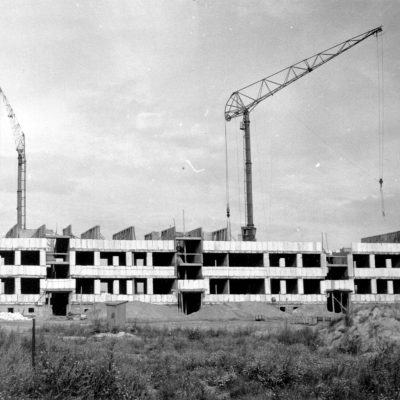 Osiedle Piastowskie. Budowa pierwszego bloku w 1976 r. kopia