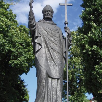 Plac Świętego Wojciecha. Postać św. Wojciecha odlana w brązie (2005 r.) kopia