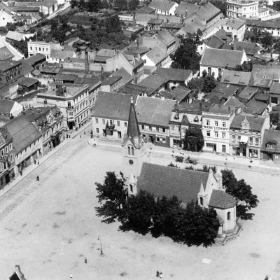 Rynek i fragment północno-zachodni miasta z lotu ptaka (lata 30. XX w.) kopia