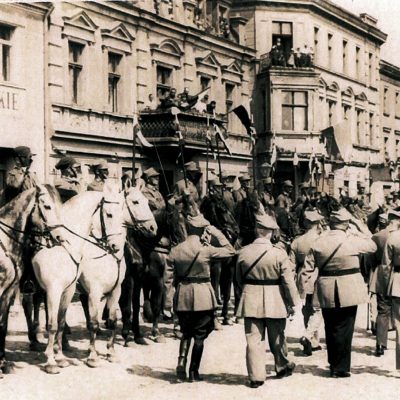 Rynek i wlot w ul. Inowrocławską. Podczas wizyty gen. Józefa Hallera (5-6 czerwca 1937 r.) kopia