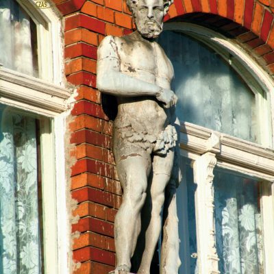 Rynek nr 18. Figura Herkulesa (rozbójnika Dąbka) kopia