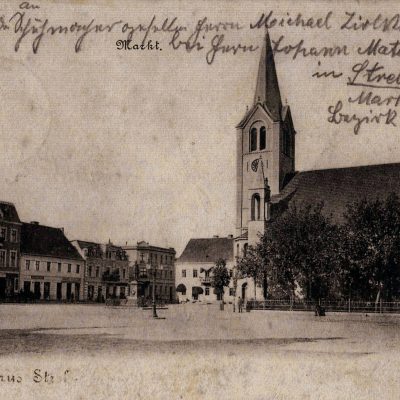 Rynek. Pierzeja zachodni i zbór ewangelicki. Karta pocztowa z ok. 1915 r. kopia