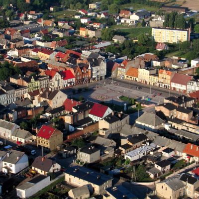 Rynek. Śródmieście strzeleńskie z lotu ptaka (2004 r.) kopia