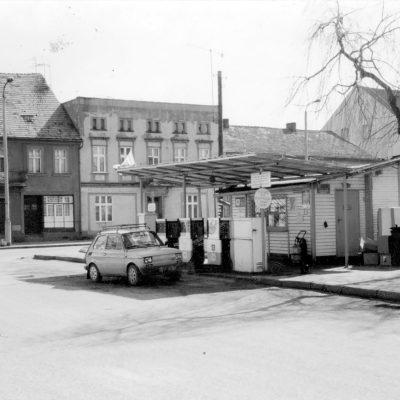 Rynek. Stacja benzynowa (lata 70. XX w.) kopia