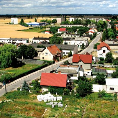 Strzelno. Część południowa ul. T. Kościuszki widziana z wieży ciśnień (2006 r.)