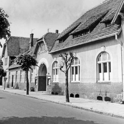 Ulica Gimnazjalna. Kino Kujawianka lata 80. XX w