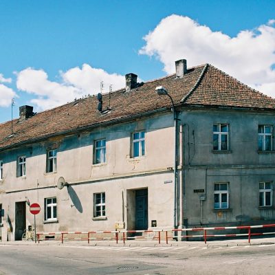 Ulica Inowrocławska. Nieistniejący budynek starego magistratu (2003 r.)
