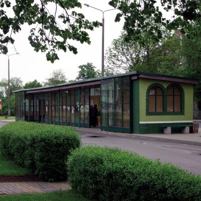 Ulica Kolejowa. Przystanek autobusowy (2014 r.)