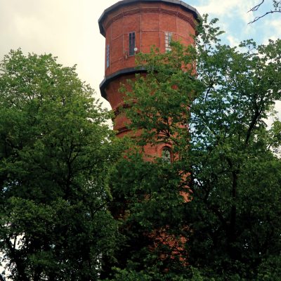 Ulica Kolejowa. Wieża wodociągowa (czerwiec, 2020 r.)