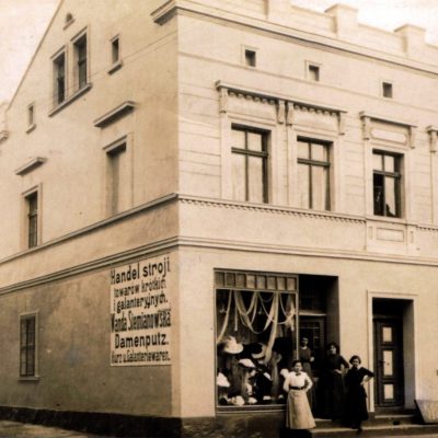 Ulica Kościelna 7. Kamienica Siemianowskich, zwana Domem Pod Lipą (o. 1910 r.) kopia