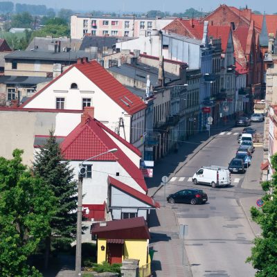 Ulica Kościelna. Widok z południowej wierzy kościoła pw. św. Trójcy kopia