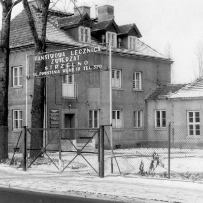 Ulica Powstania Wielkopolskiego. Lecznica dla zwierząt (lata 80. XX w.) kopia