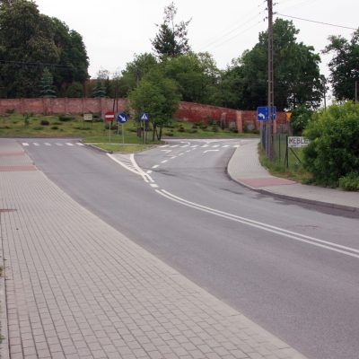 Ulica Topolow, wjazd w ulicę Parkową (2014 r.)