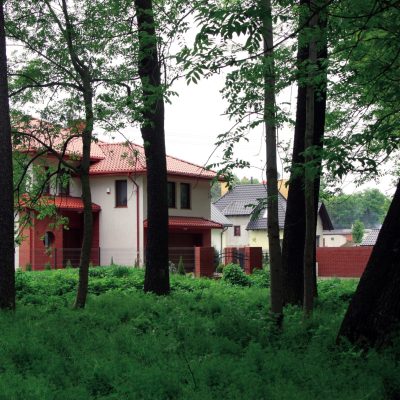 Ulica Topolowa. Nowe osiedle, widok od strony parku