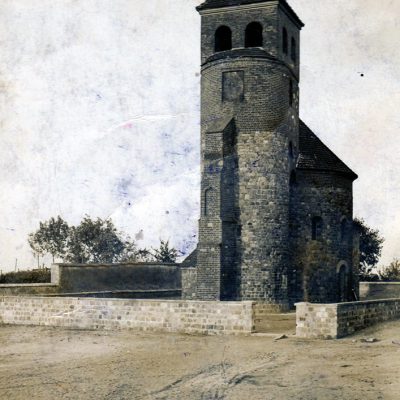 Wzgórze Świętego Wojciecha. Karta pocztowa - rotunda pw. św. Prokopa w trakcie renowacji (ok. 1925 r.). kopia