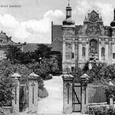 Wzgórze Świętego Wojciecha. Karta pocztowa z widokiem na kościół i klasztor (początek lat 20. XX w.) kopia