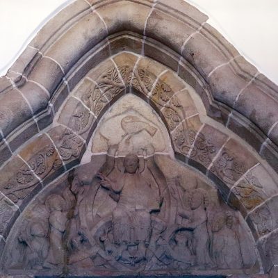 Wzgórze Świętego Wojciecha. Kościół pw. św. Trójcy, tympanon portalu północnego z ok. 1216 r. (2020 r.) kopia