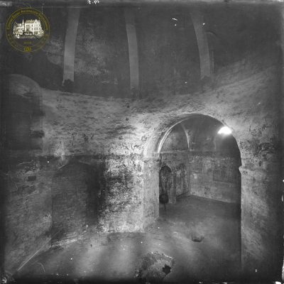 Wzgórze Świętego Wojciecha. Rotunda pw. św. Prokopa, wnętrze przed pracami konserwatorskimi - przed 1890 r. kopia