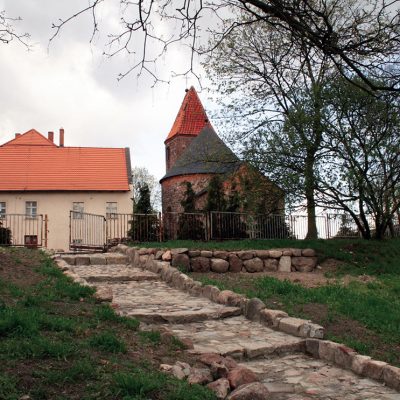 Wzgórze Świętego Wojciecha. Widok na fragment północny z ogrodów norbertańskich (2007 r.). kopia