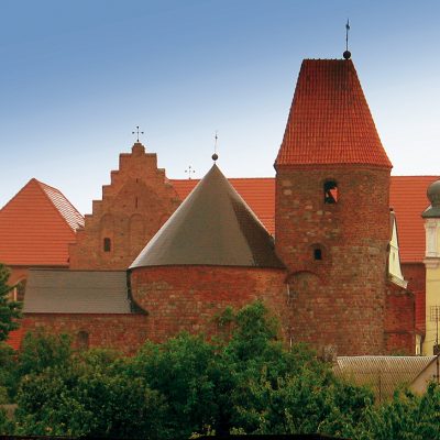 Wzgórze Świętego Wojciecha. Widok na zespół budowli sakralnych od strony północnej (2006 r.) kopia